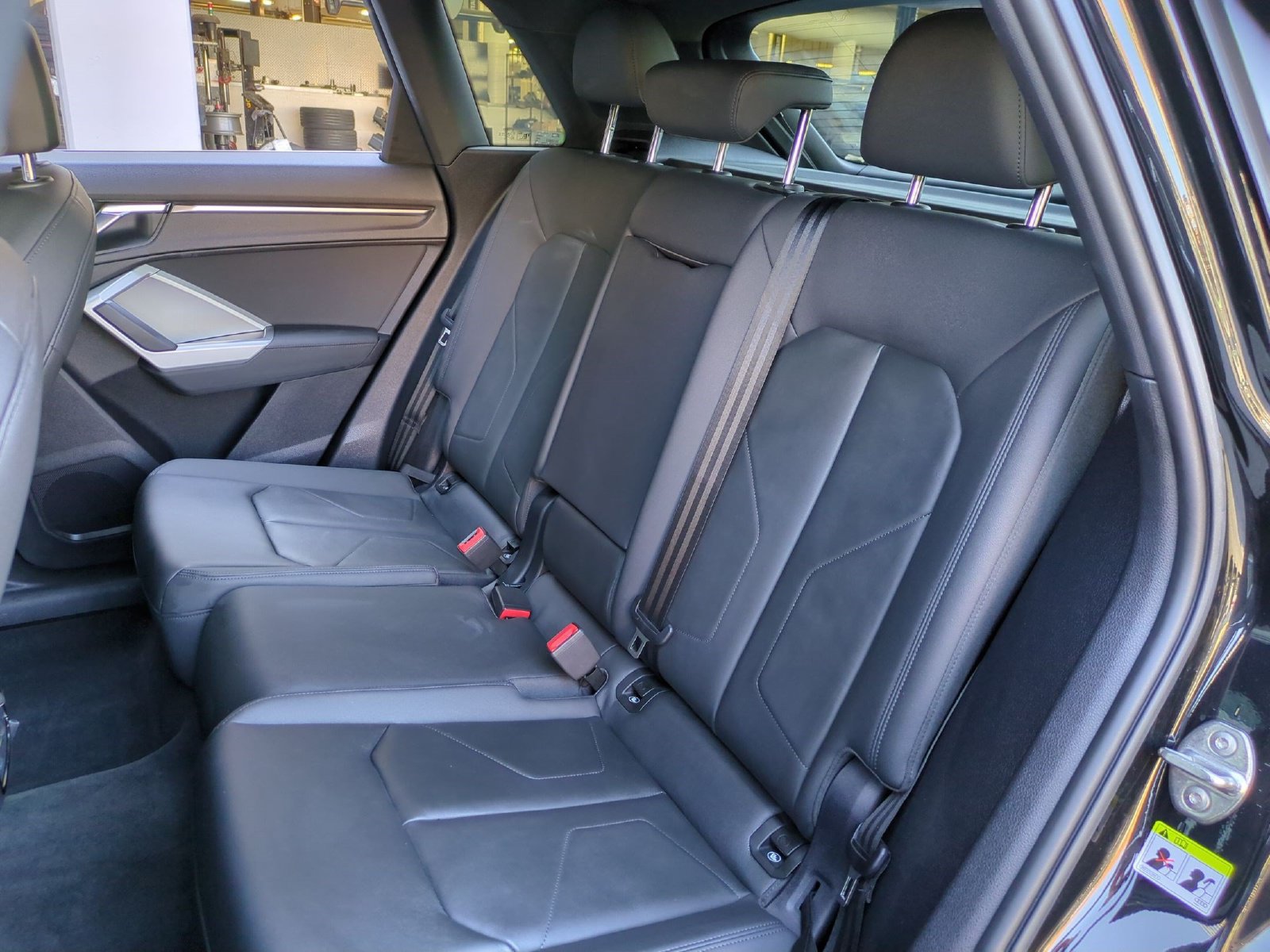 Used 2020 Audi Q3 2.0T Premium w/ Convenience Package AWD/4WD image 31