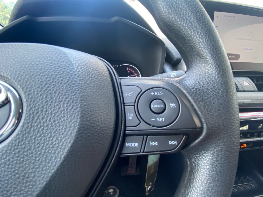 Used 2025 Toyota RAV4 LE AWD/4WD image 20