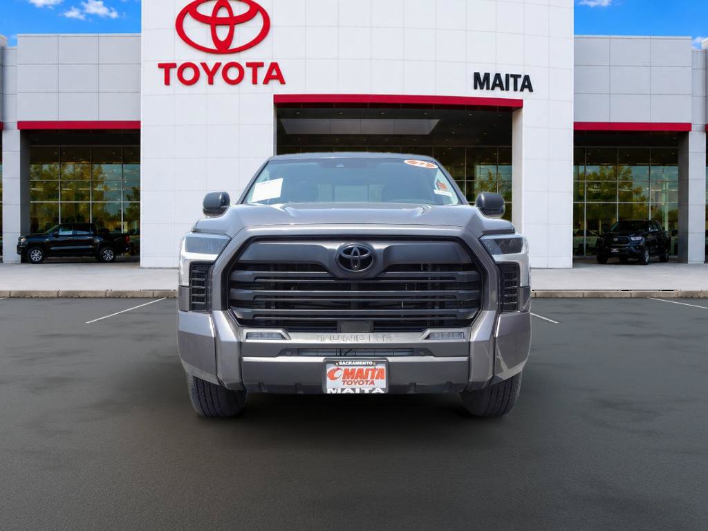 Used 2022 Toyota Tundra SR5 w/ SR5 Premium Package AWD/4WD image 9