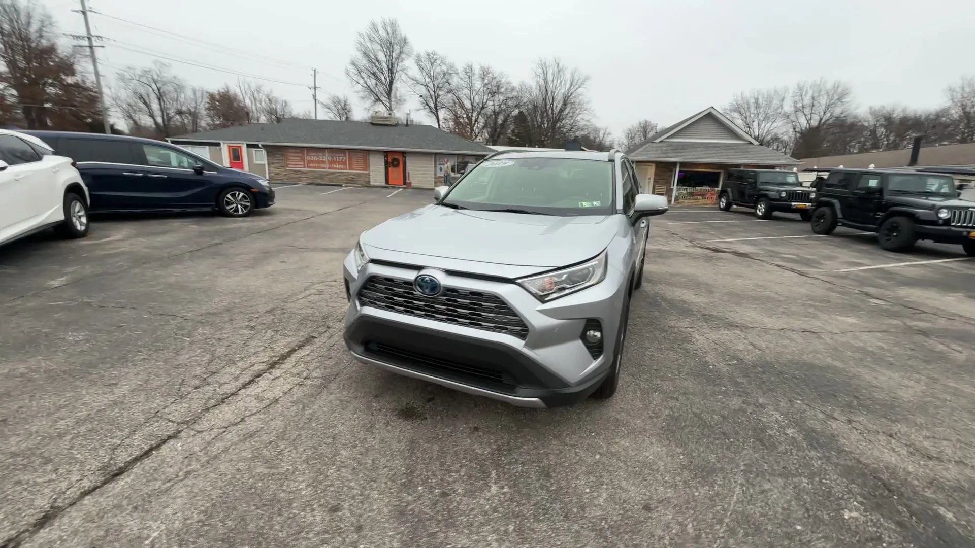 Used 2019 Toyota RAV4 Limited w/ Carpet Mat Package image 4