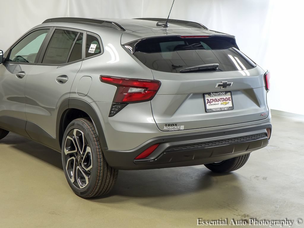New 2026 Chevrolet Trax RS w/ Sunroof Package FWD image 7