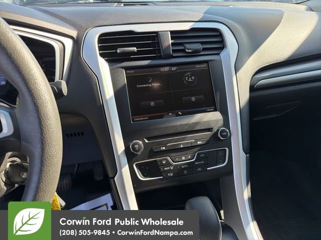 Used 2016 Ford Fusion SE image 19