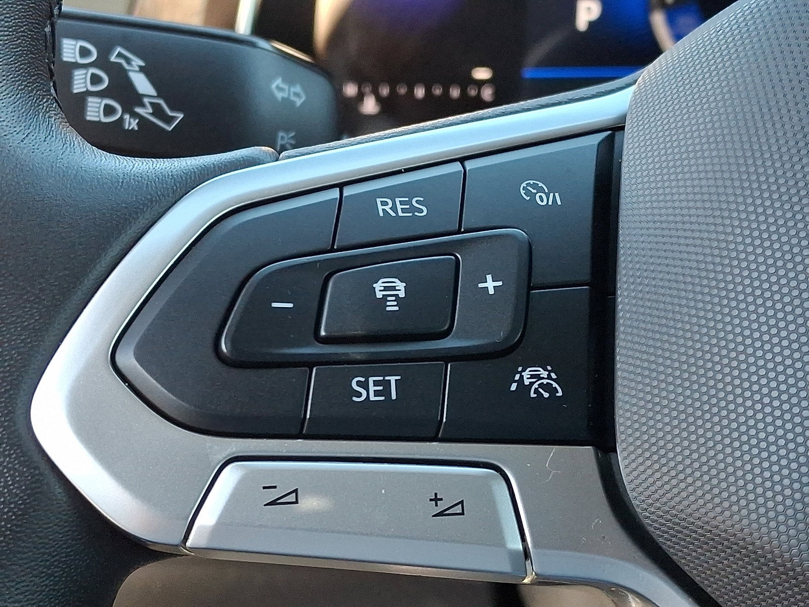Used 2023 Volkswagen Jetta SE FWD image 22