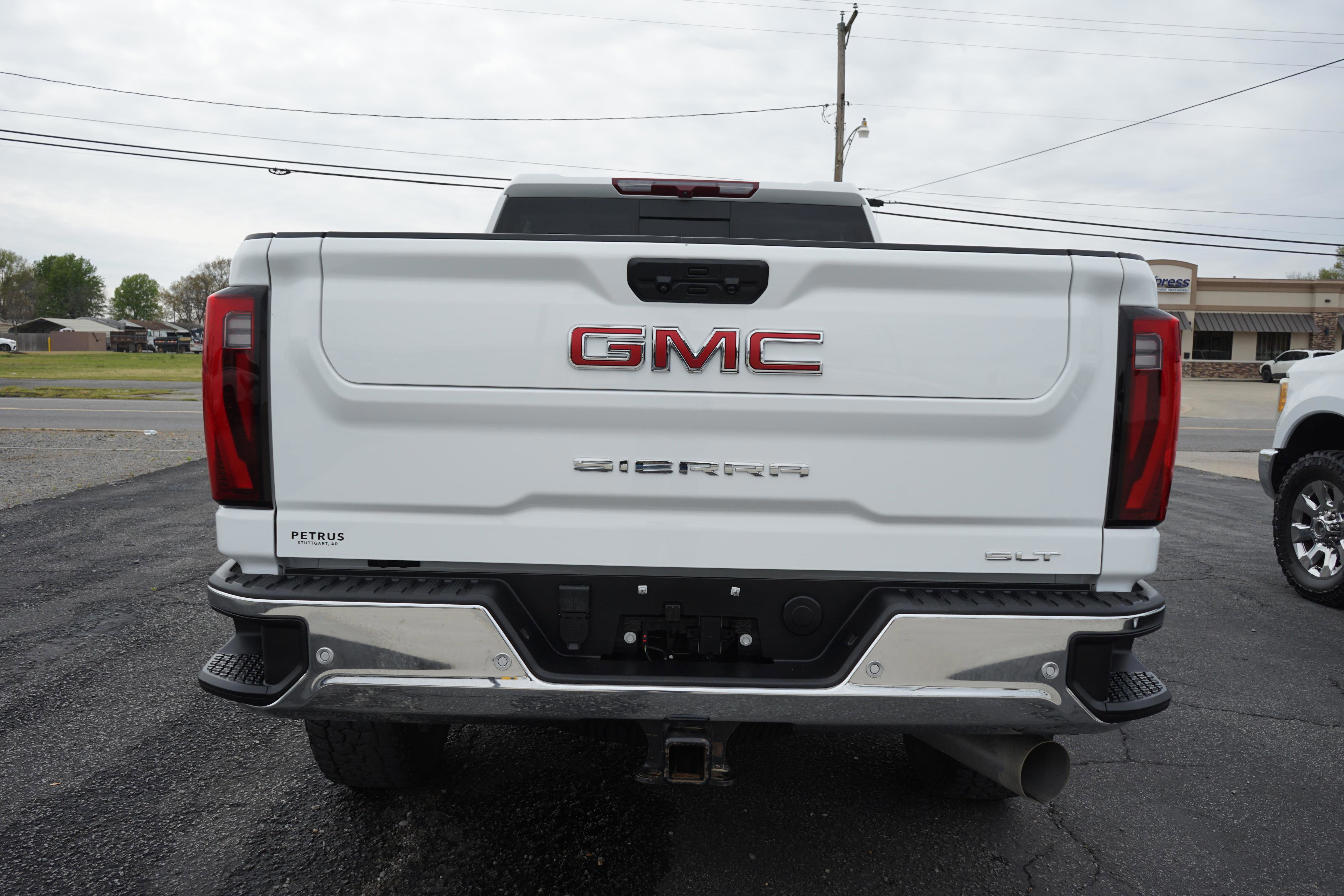 Used 2025 GMC Sierra 2500 SLT w/ SLT Convenience Package AWD/4WD image 4