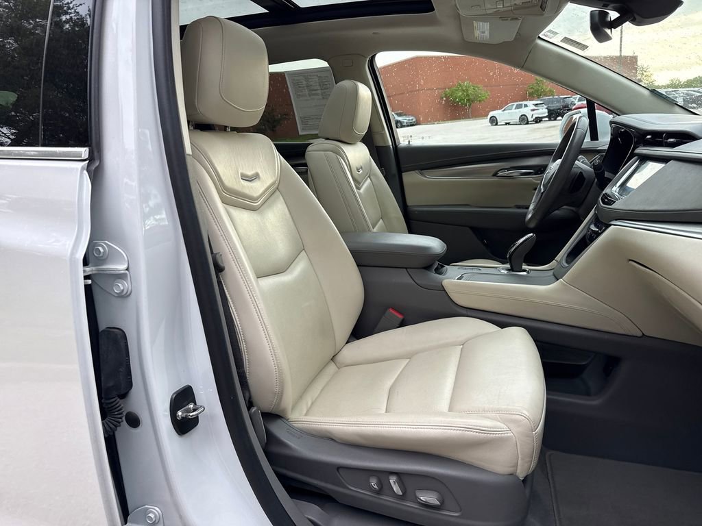 Used 2017 Cadillac XT5 Premium Luxury w/ Advanced Security Package AWD/4WD image 30