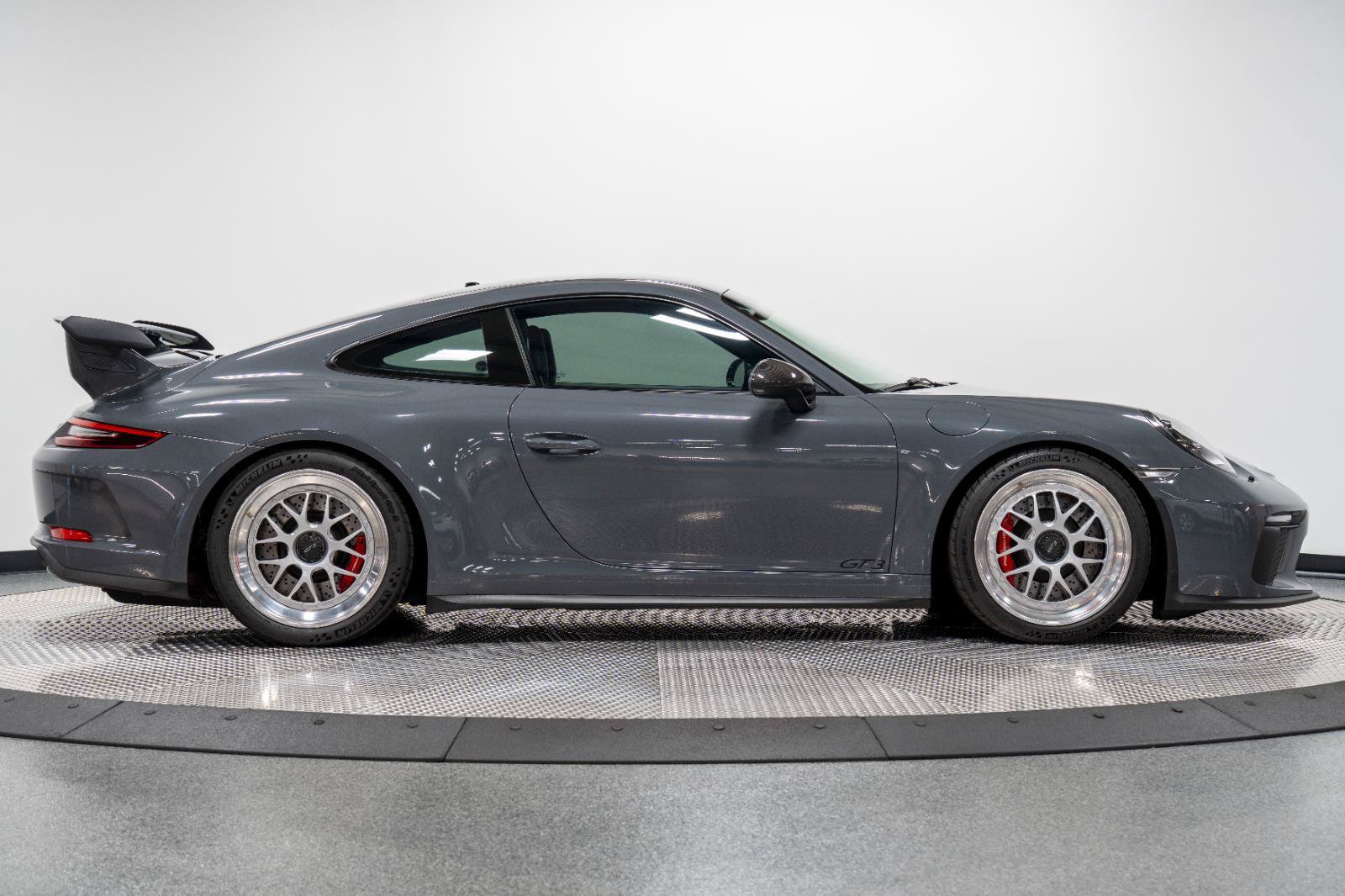 Used 2018 Porsche 911 GT3 RWD image 23