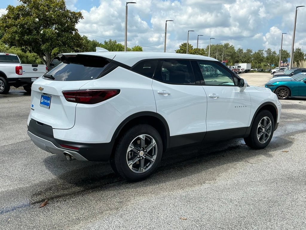 Used 2025 Chevrolet Blazer LT FWD image 9