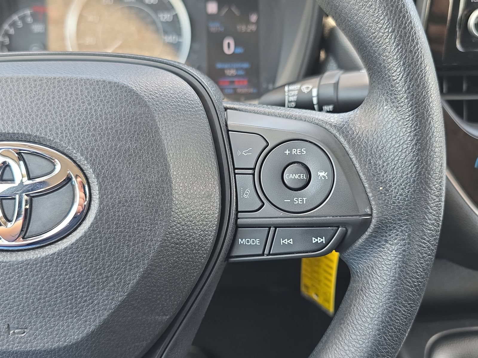 Used 2022 Toyota Corolla LE FWD image 17
