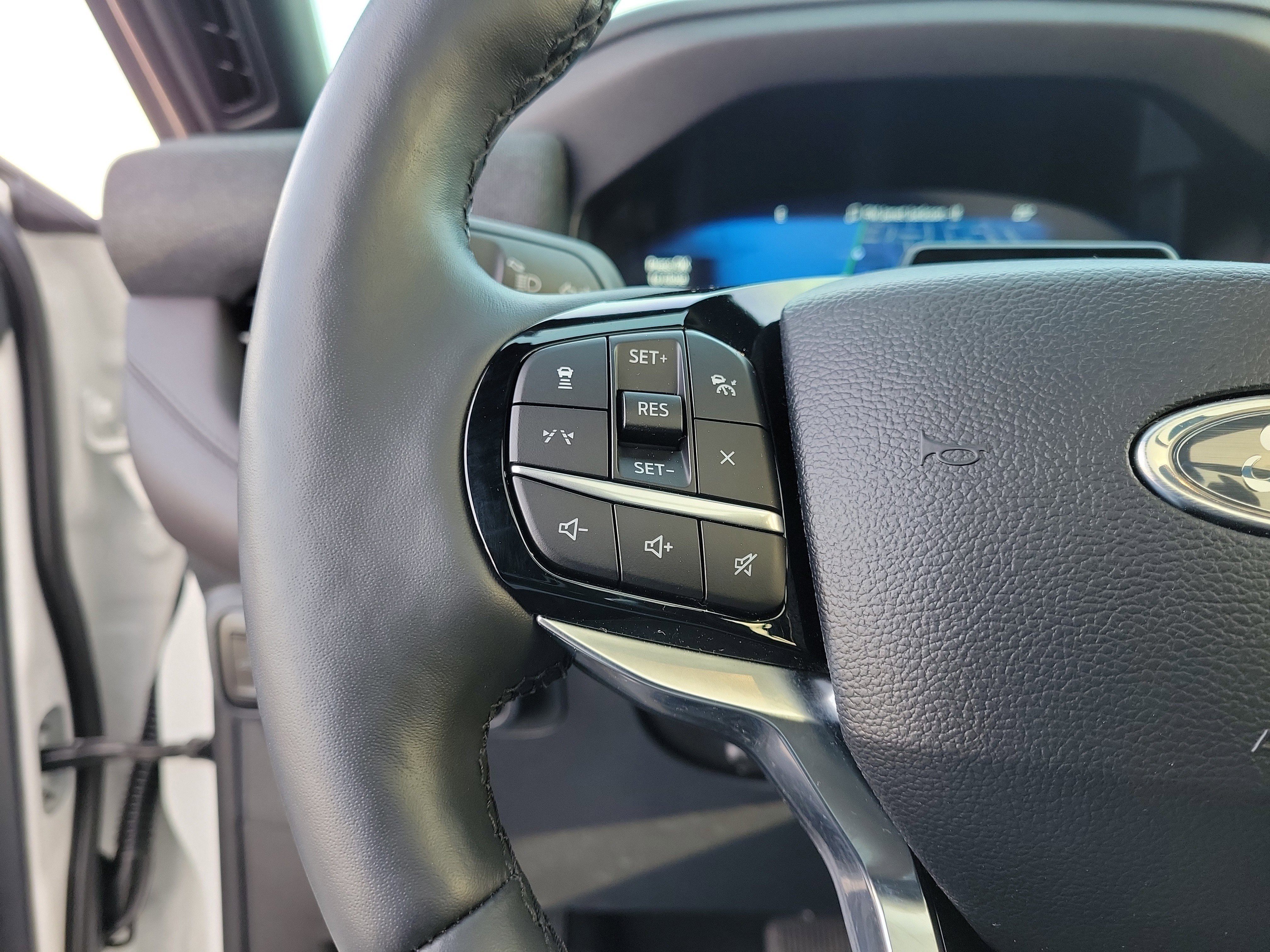 Used 2025 Ford Explorer Platinum w/ Ultimate Package image 22