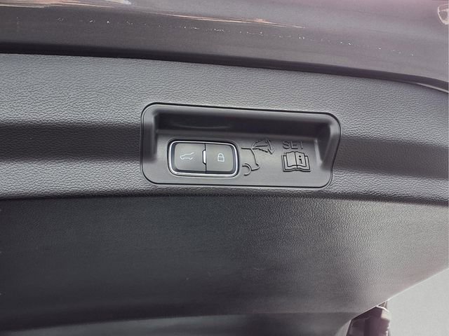 Used 2023 Ford Explorer XLT w/ Equipment Group 202A image 11