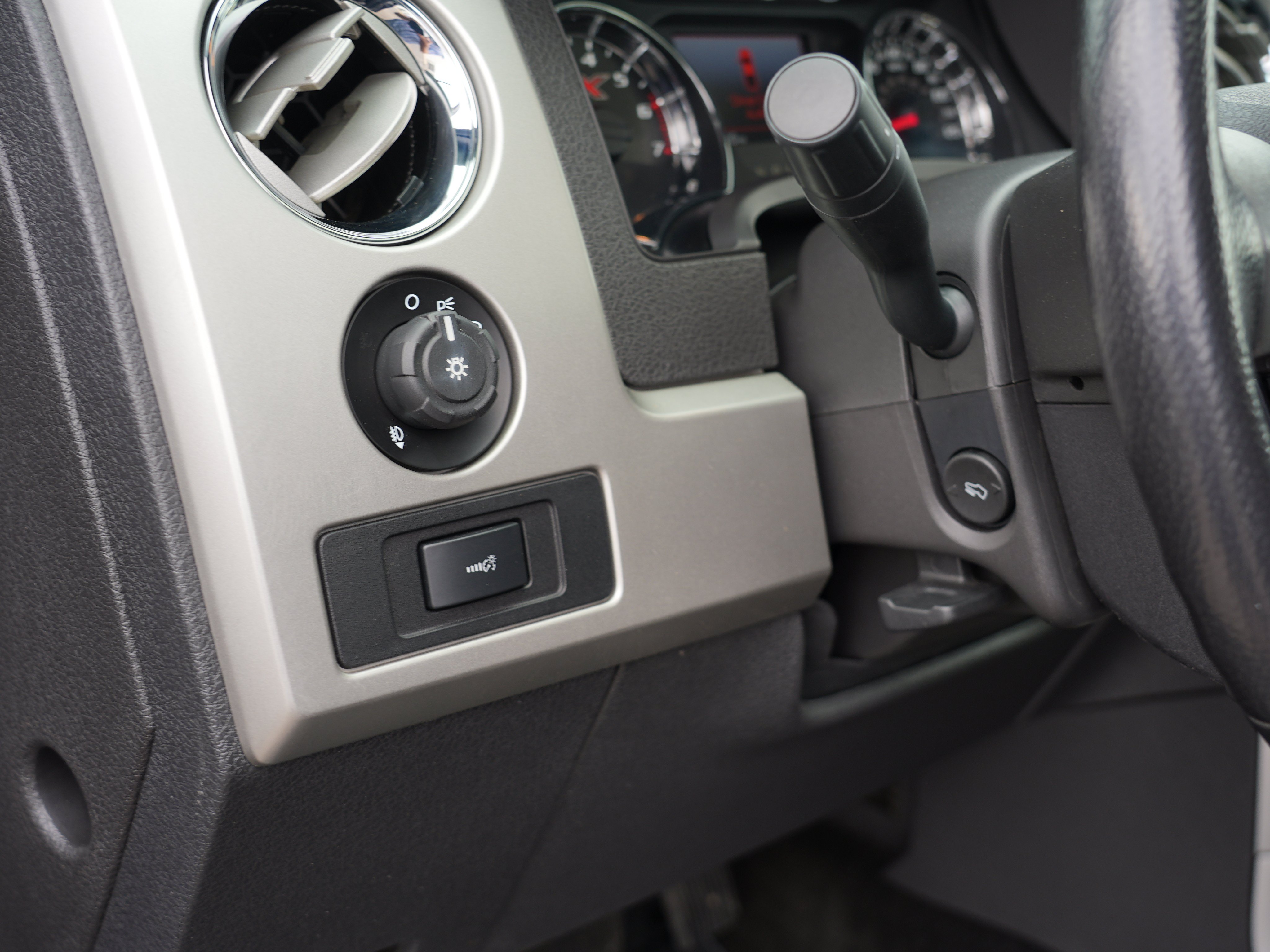 Used 2013 Ford F150 FX4 w/ Luxury Equipment Group AWD/4WD image 18
