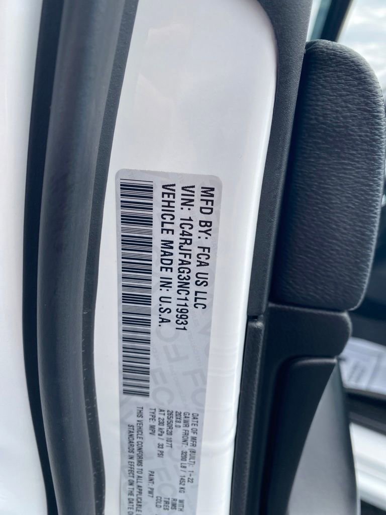 Used 2022 Jeep Grand Cherokee Laredo X AWD/4WD image 40