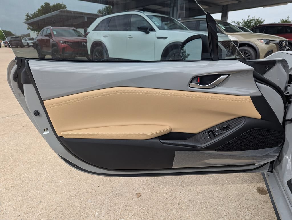 New 2026 MAZDA MX-5 Miata RF Grand Touring RWD image 8