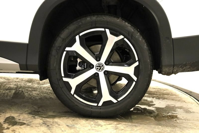 New 2026 Volkswagen Tiguan SE AWD/4WD image 37