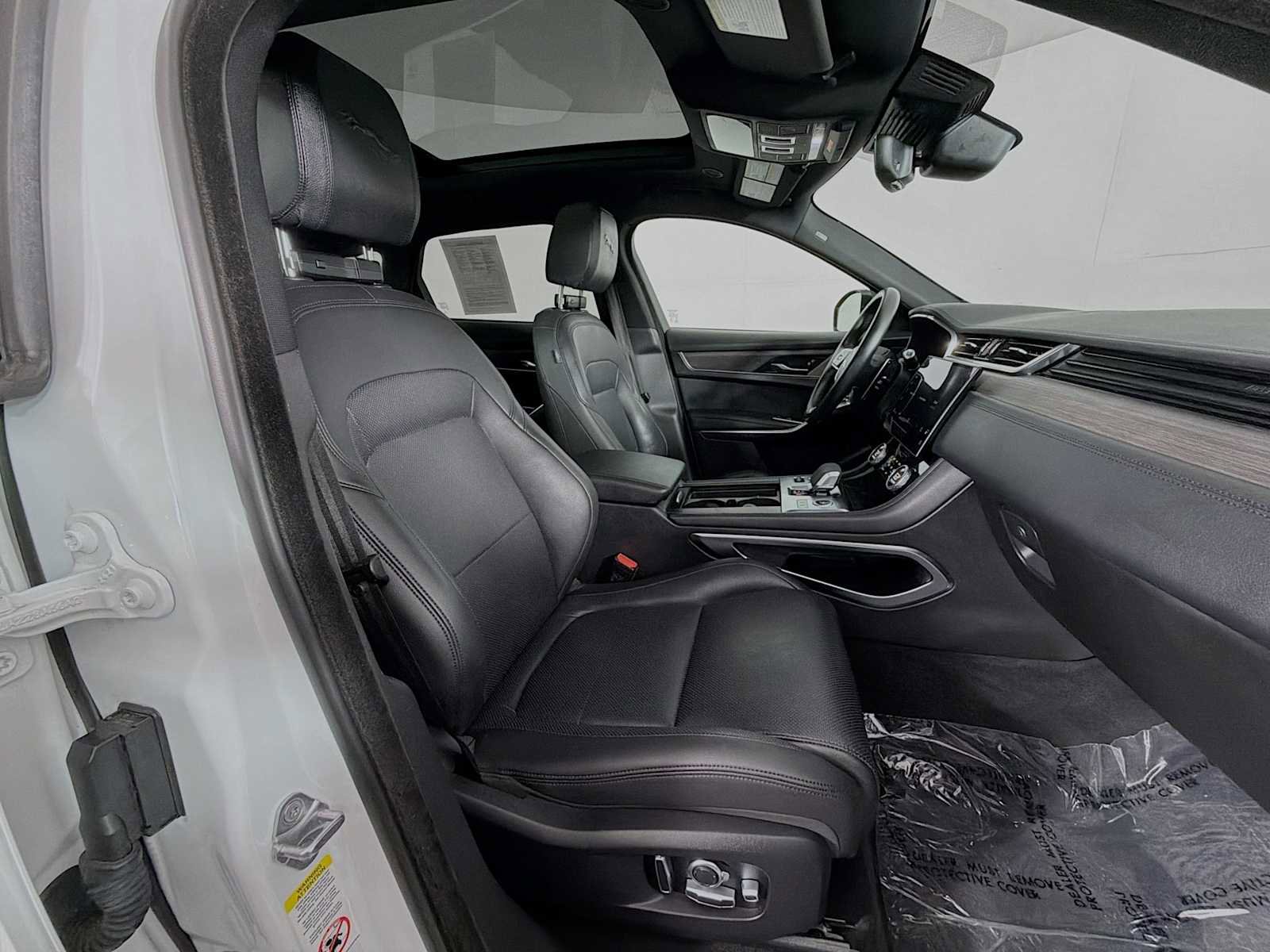 Used 2022 Jaguar F-PACE S image 28