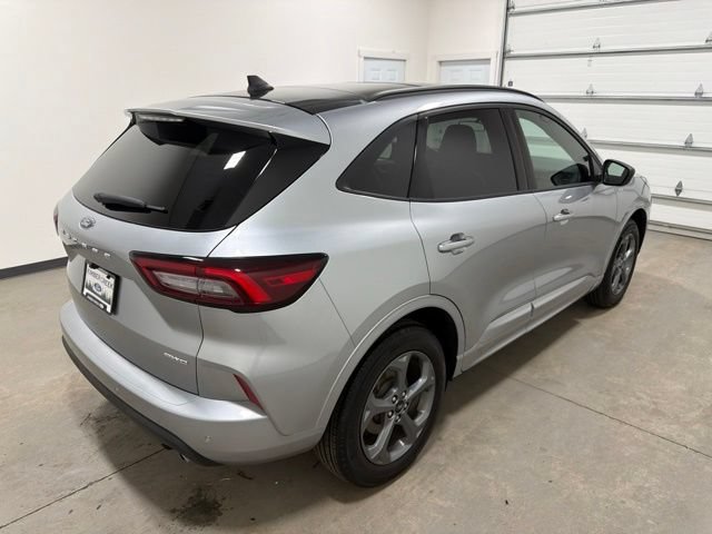 Used 2024 Ford Escape ST-Line w/ Tech Pack #1 AWD/4WD image 4