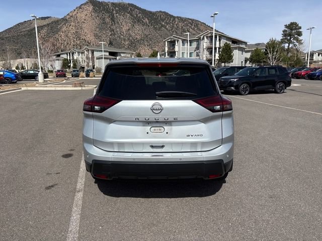 Used 2024 Nissan Rogue SV image 4