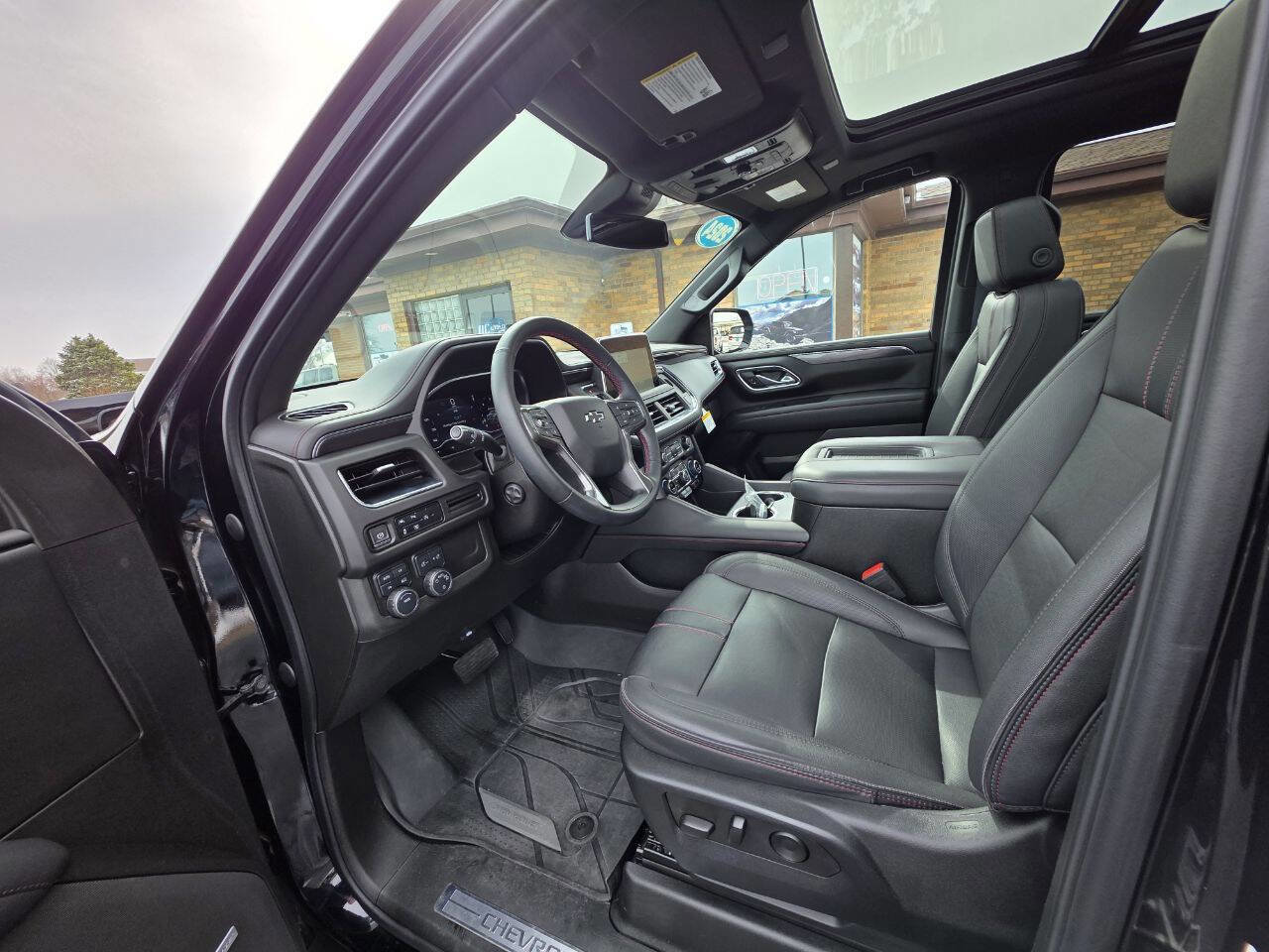 Used 2023 Chevrolet Suburban RST w/ Luxury Package AWD/4WD image 12