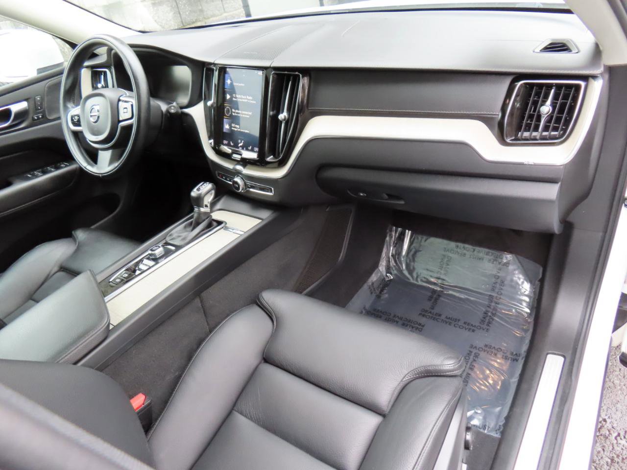 Used 2020 Volvo XC60 T5 Inscription w/ Protection Package image 17
