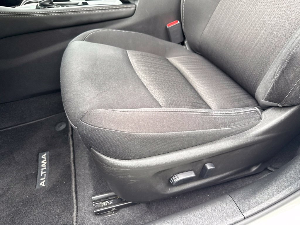 Used 2023 Nissan Altima 2.5 SV FWD image 16