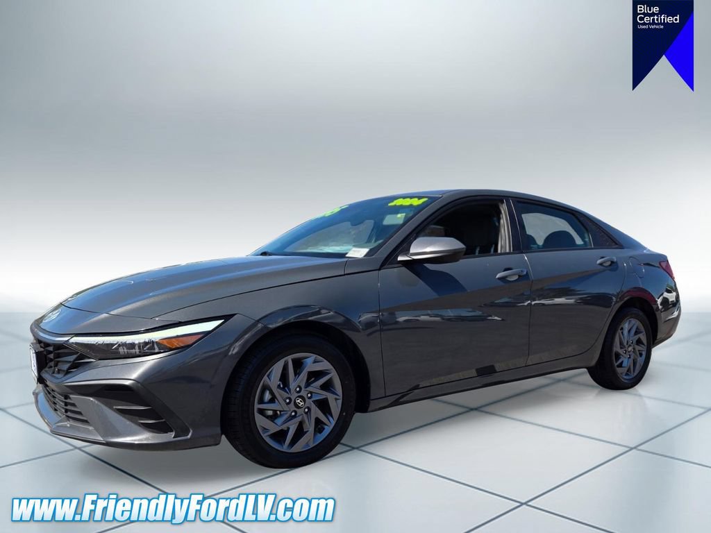 Used 2024 Hyundai Elantra SEL FWD image 3