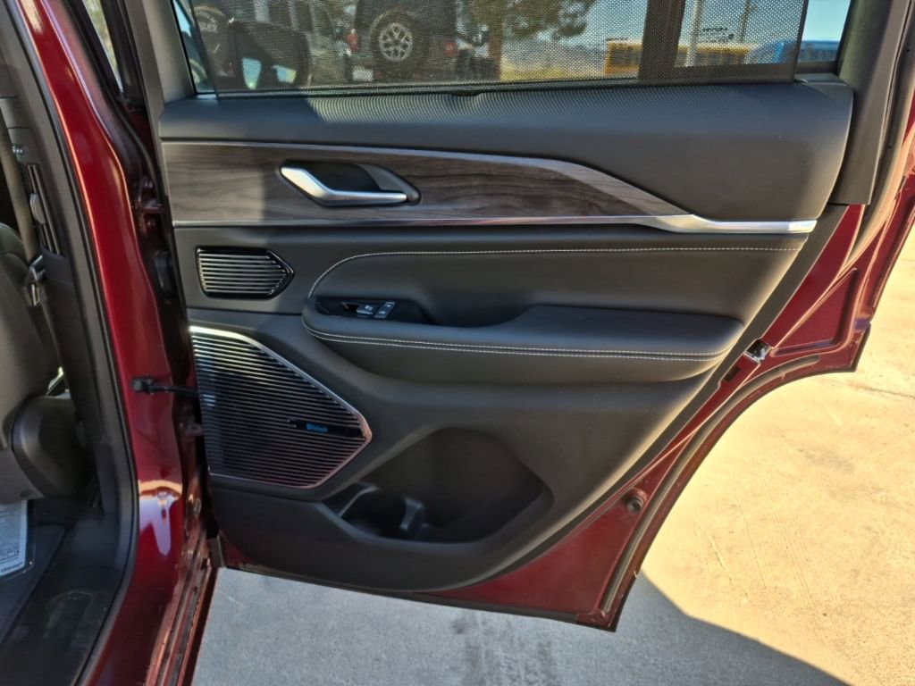 New 2024 Jeep Grand Cherokee Overland w/ Advanced Protech Group III image 22