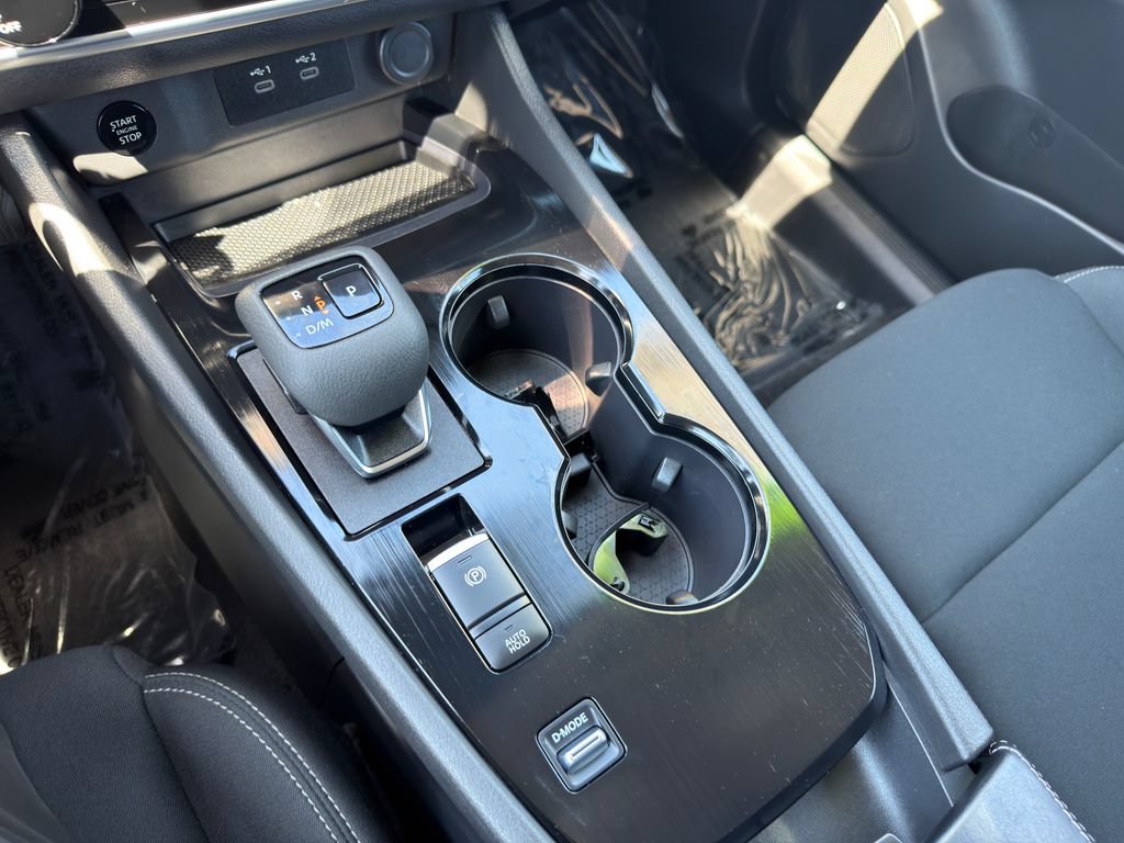 Used 2024 Nissan Rogue S FWD image 28