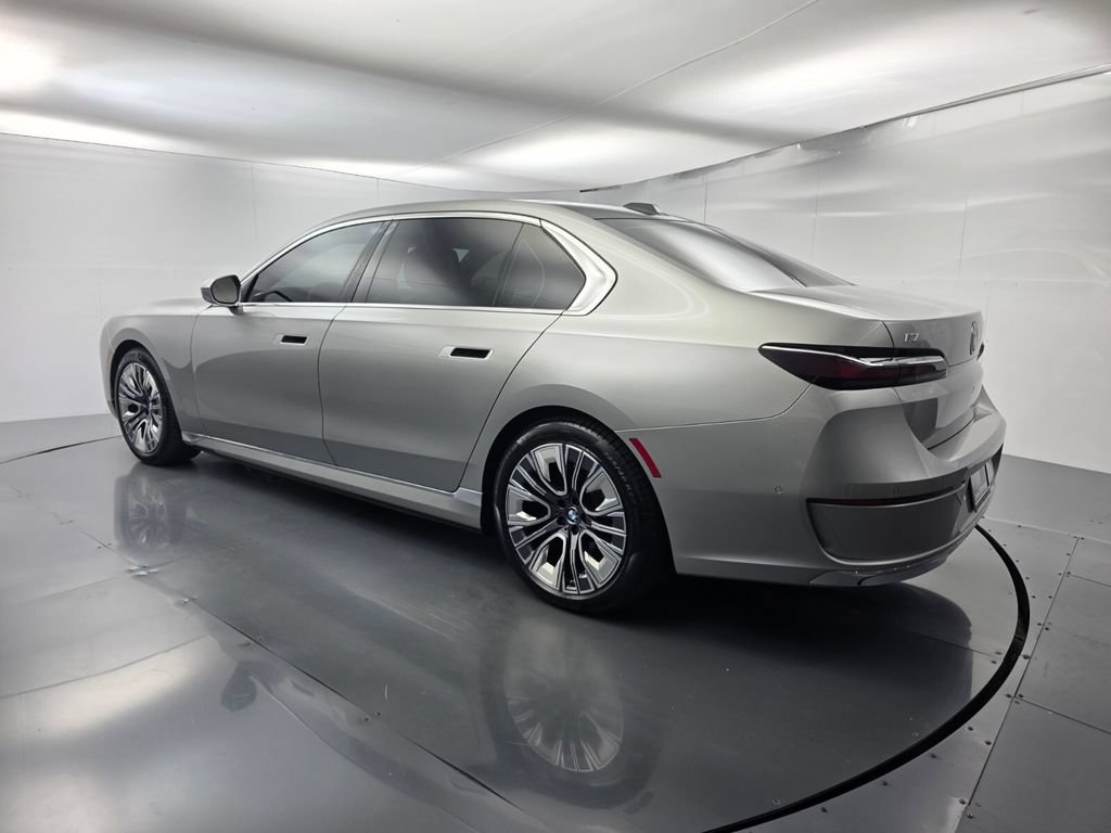 Certified 2023 BMW i7 xDrive60 AWD/4WD image 6