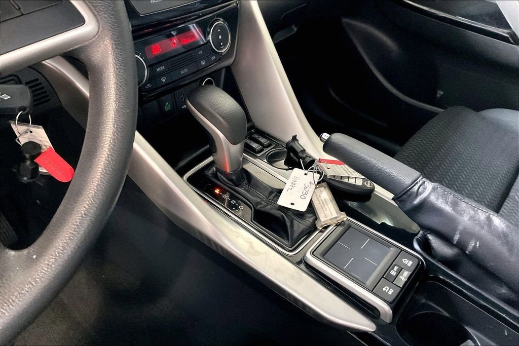 Used 2020 Mitsubishi Eclipse Cross LE image 11