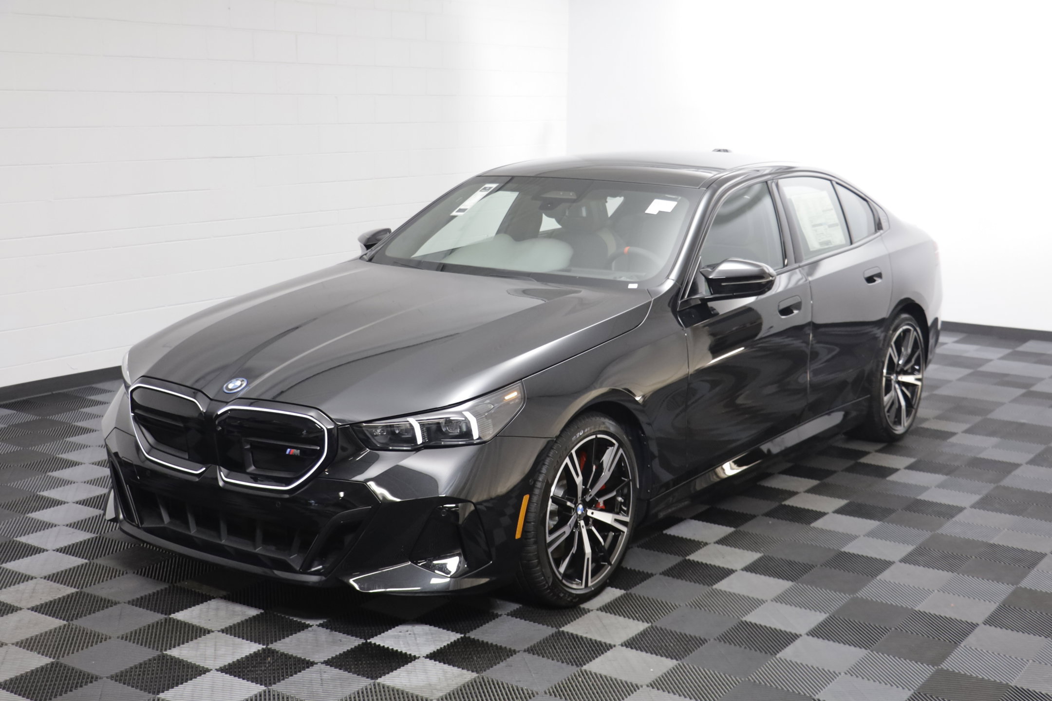 New 2026 BMW i5 M60 w/ Executive Package AWD/4WD image 2