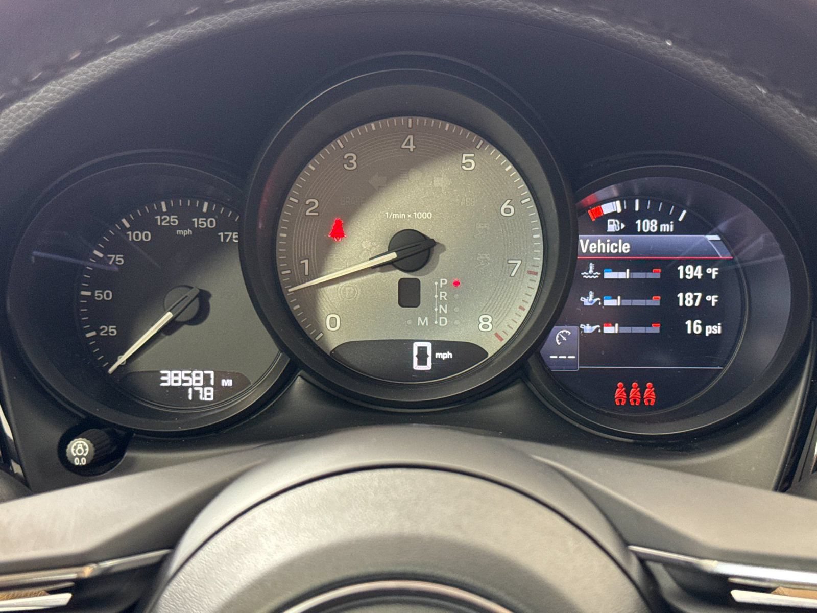 Certified 2024 Porsche Macan S AWD/4WD image 25