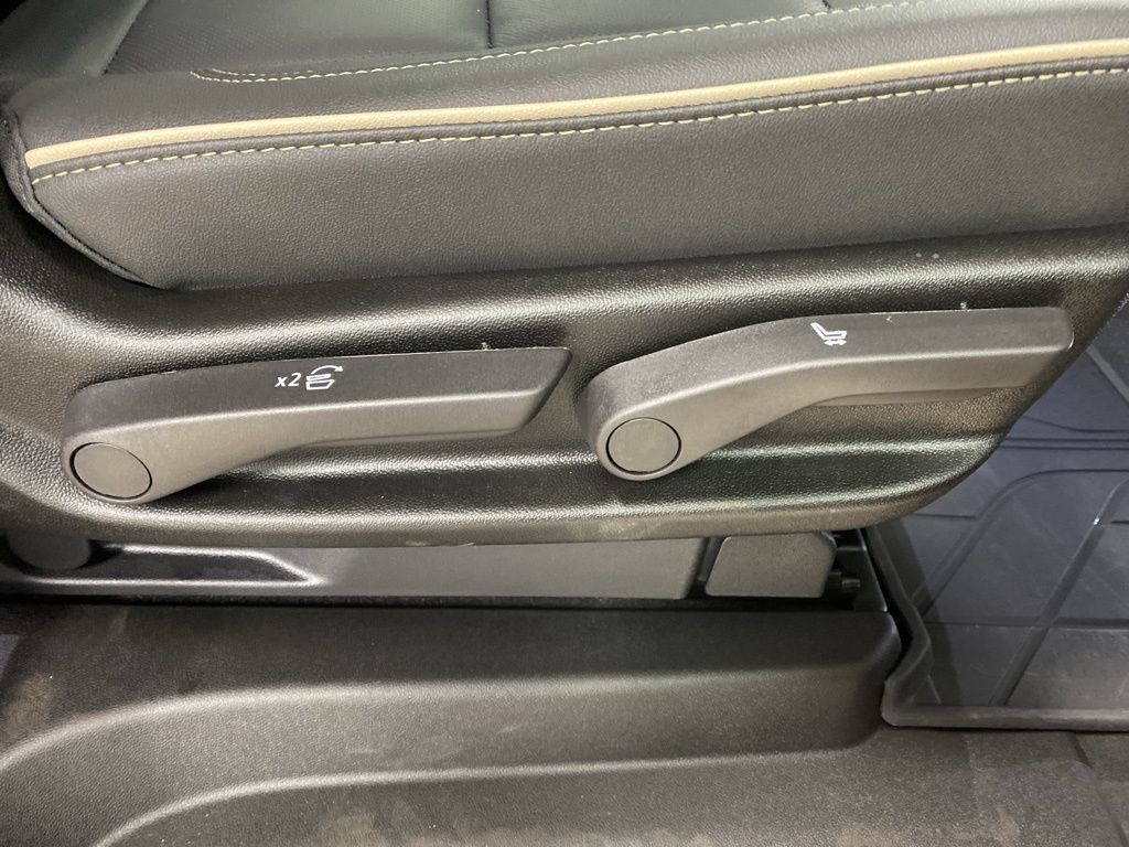 New 2026 Chevrolet Suburban Premier w/ Sun And Tow Package image 32