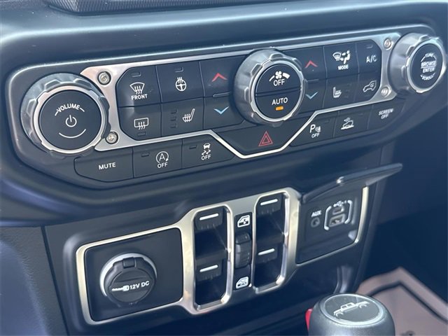 Used 2023 Jeep Gladiator Overland image 12