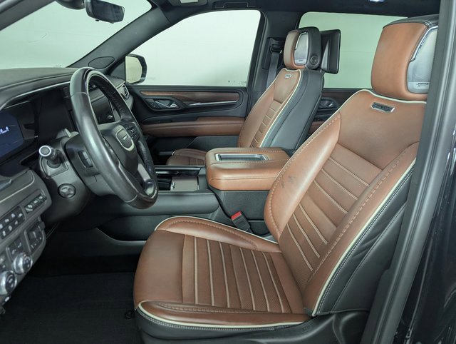 Used 2023 GMC Yukon XL Denali Ultimate image 11