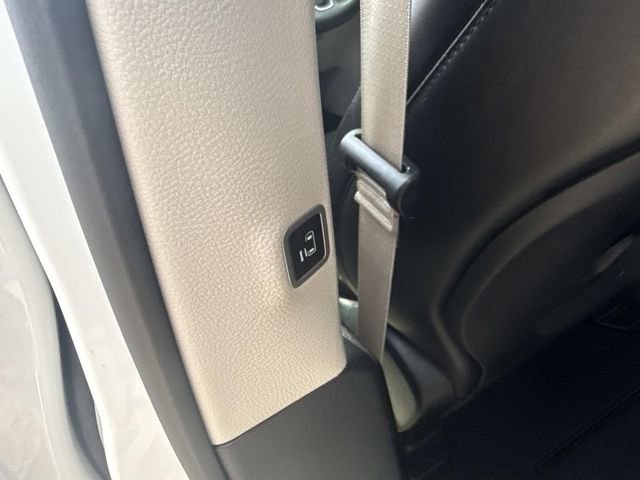 Used 2024 Chrysler Pacifica Touring-L FWD image 19