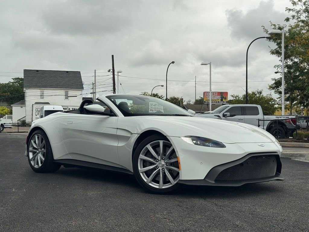 Used 2023 Aston Martin V8 Vantage Roadster image 9