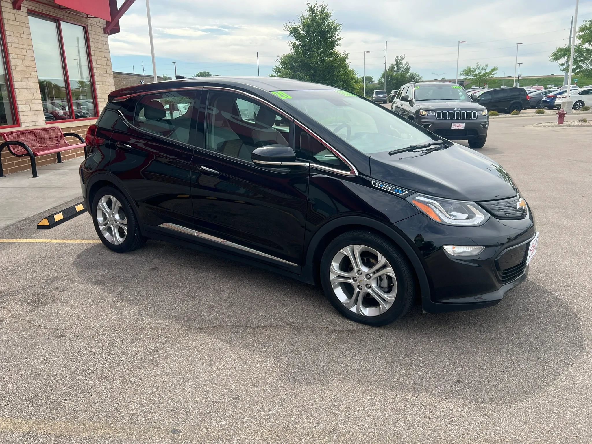 Used 2020 Chevrolet Bolt LT FWD image 3