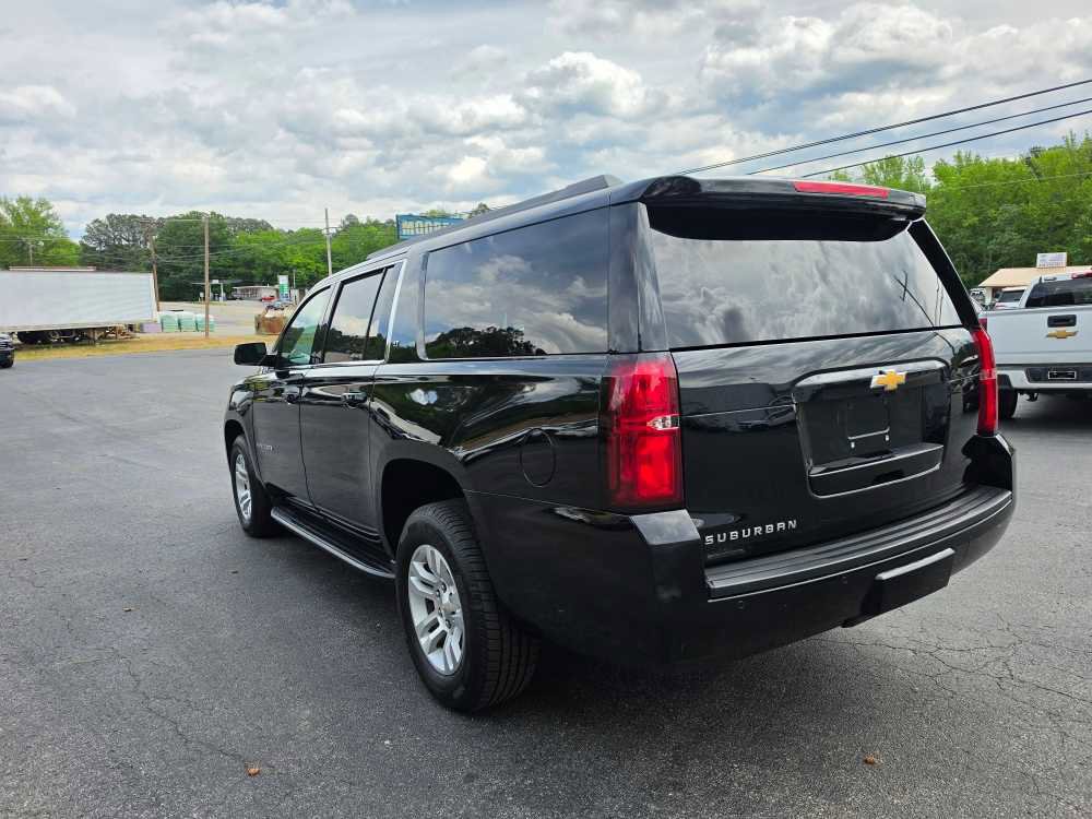 Used 2017 Chevrolet Suburban LT AWD/4WD image 5