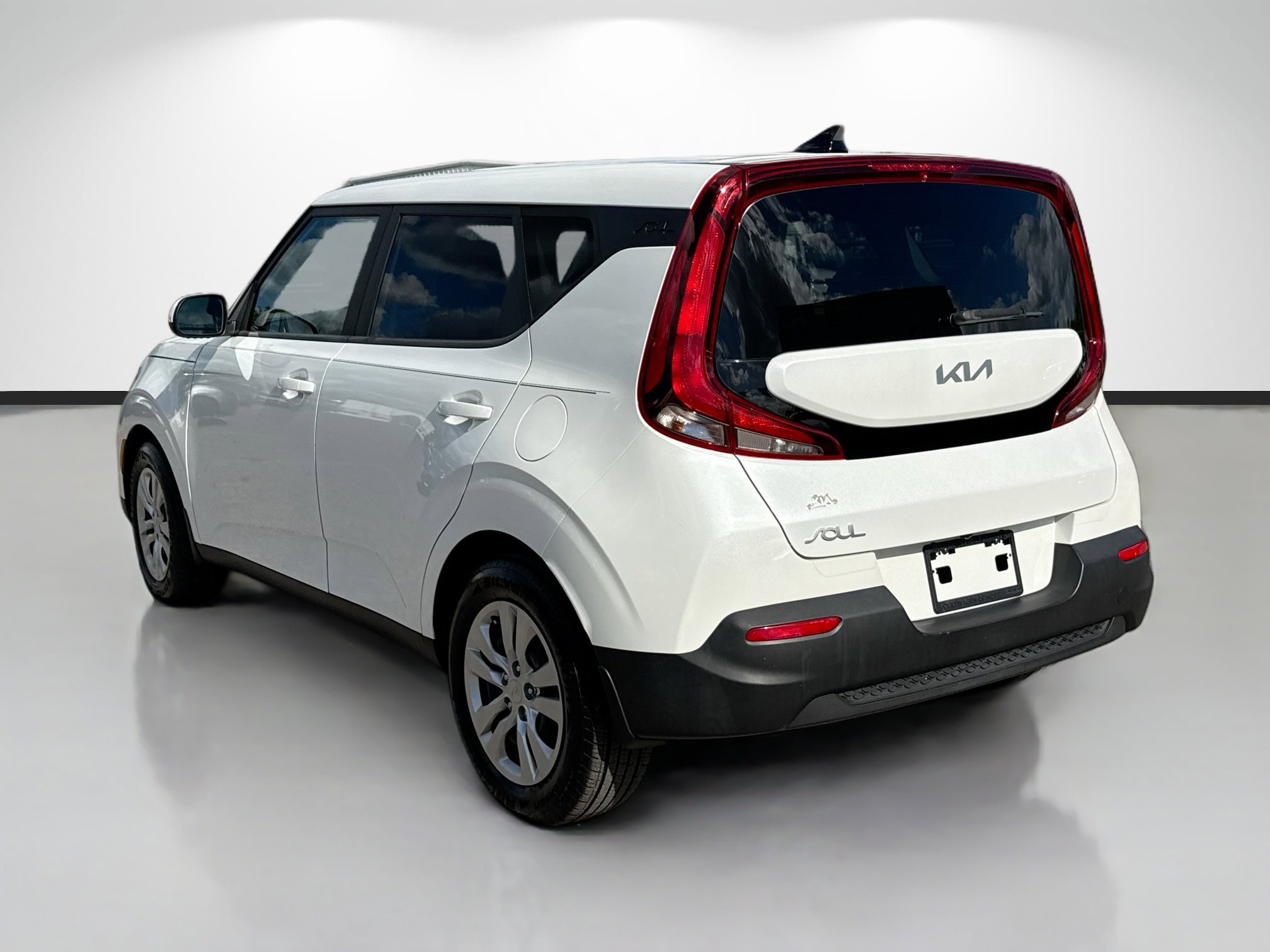 Used 2022 Kia Soul LX image 5