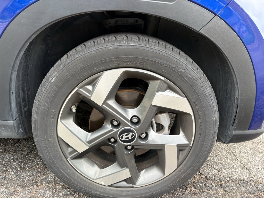 Used 2025 Hyundai Venue SEL FWD image 10