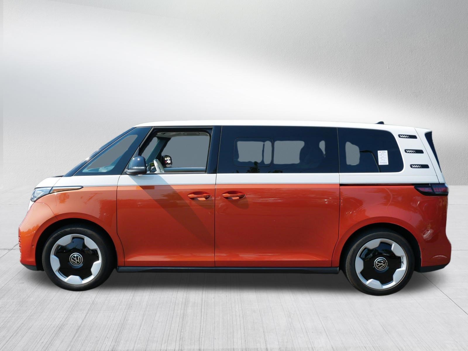 Certified 2025 Volkswagen ID. Buzz Pro S Plus RWD image 4