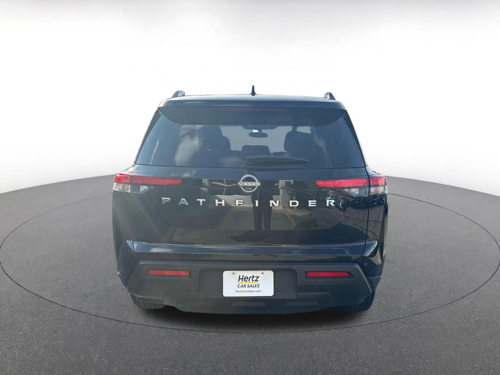 Used 2025 Nissan Pathfinder SV image 17