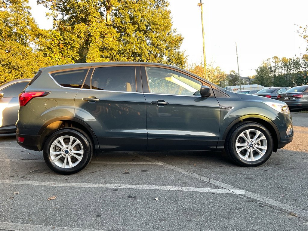 Used 2019 Ford Escape SE image 4