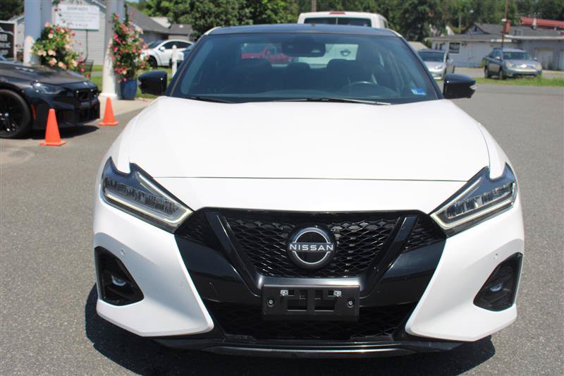 Used 2023 Nissan Maxima SR w/ Sport Mat Group FWD image 9