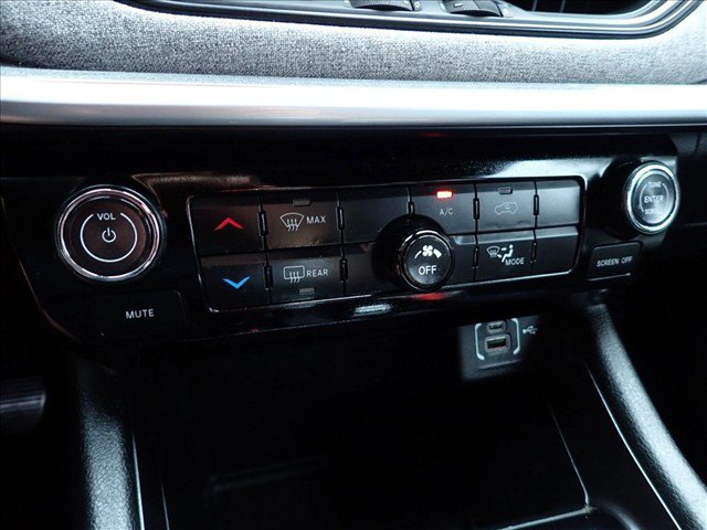 Used 2024 Jeep Compass Latitude AWD/4WD image 18