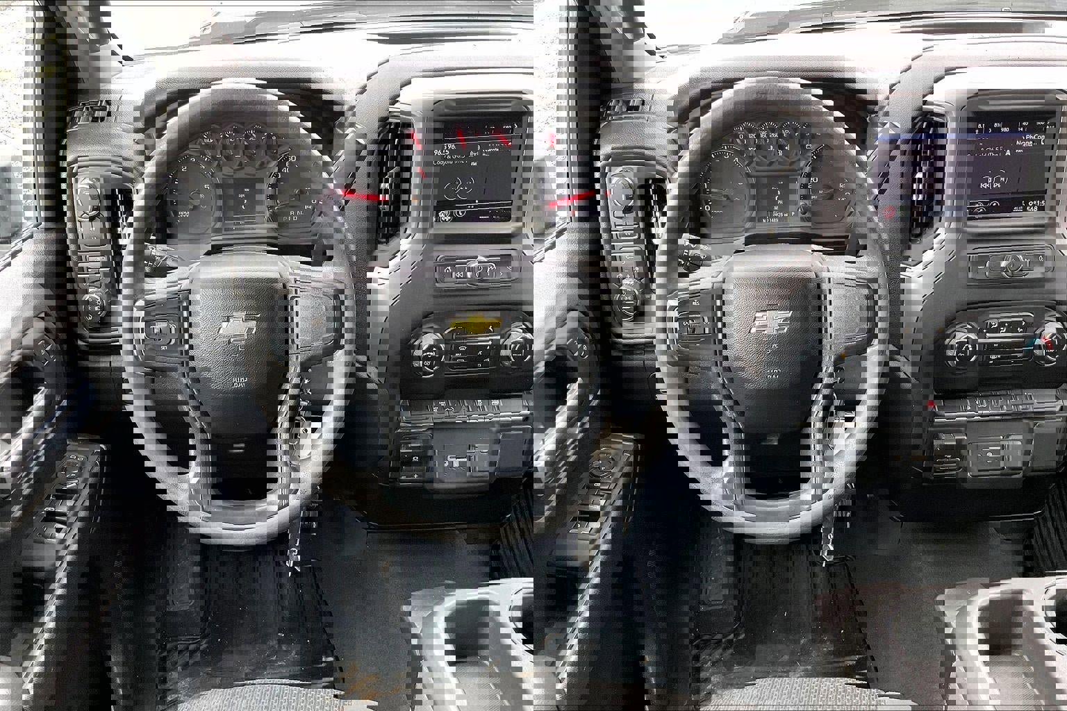 Used 2023 Chevrolet Silverado 2500 Custom w/ Custom Value Package image 5