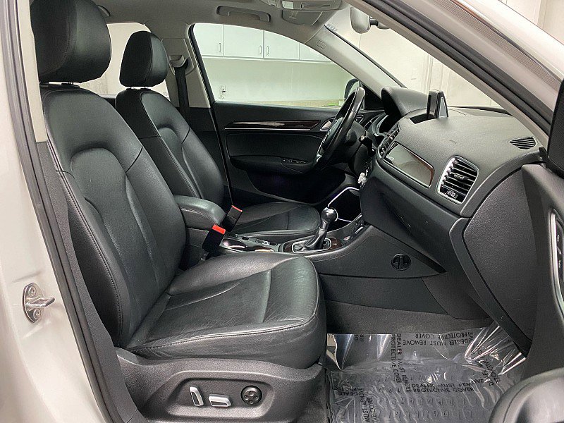 Used 2016 Audi Q3 2.0T Prestige w/ Prestige Package AWD/4WD image 14