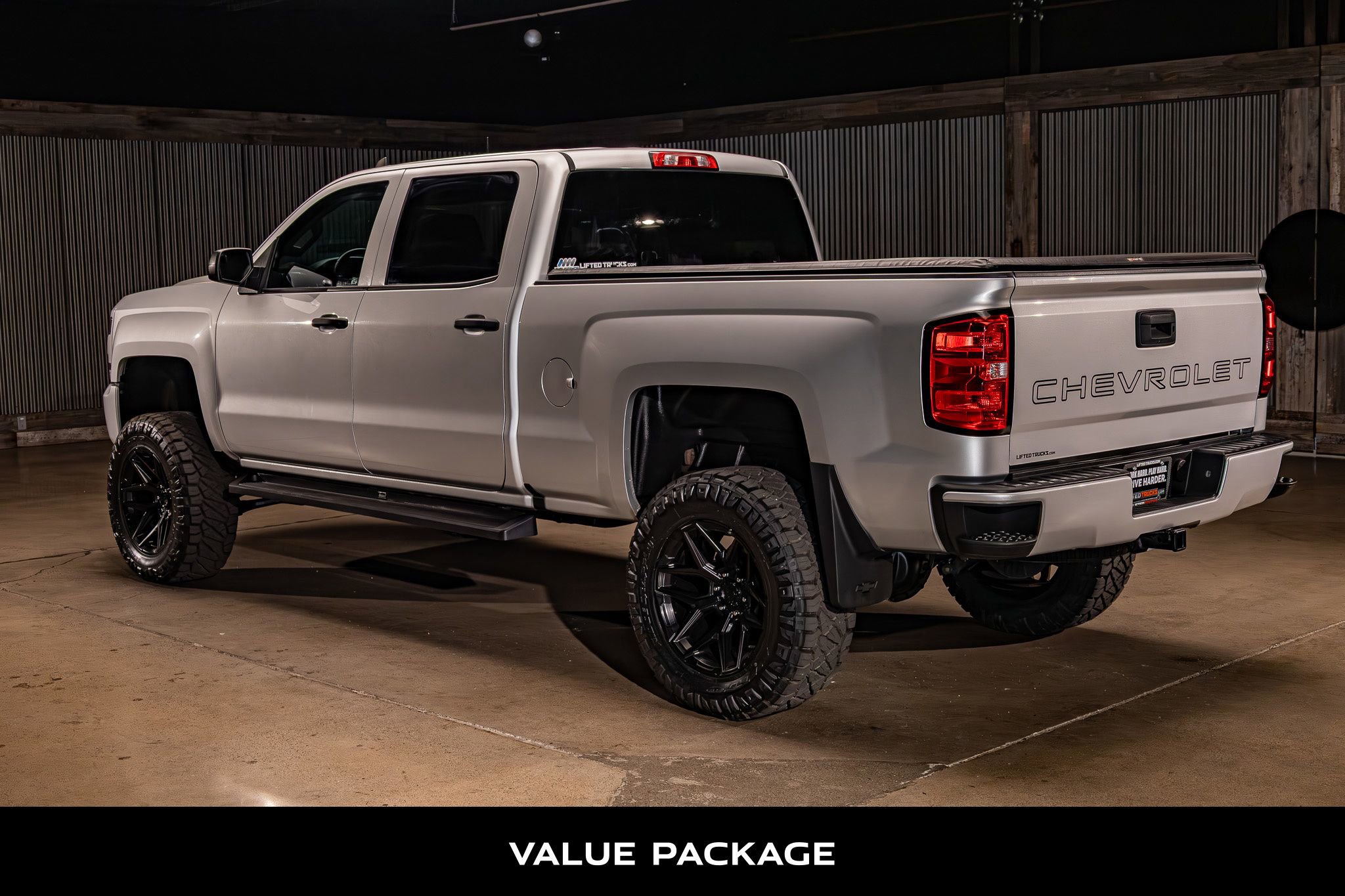 Used 2018 Chevrolet Silverado 1500 Custom w/ Custom Value Package AWD/4WD image 7