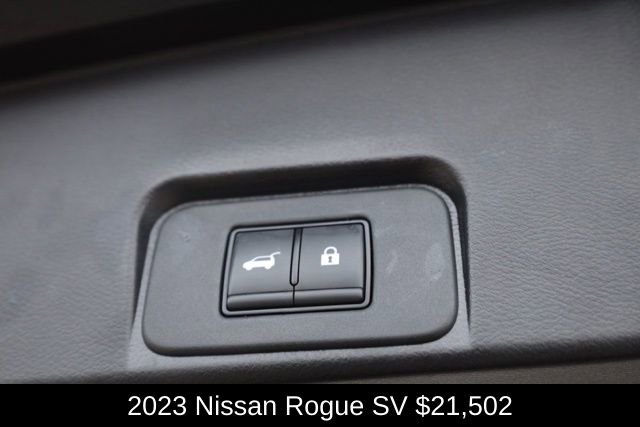 Used 2023 Nissan Rogue SV image 37