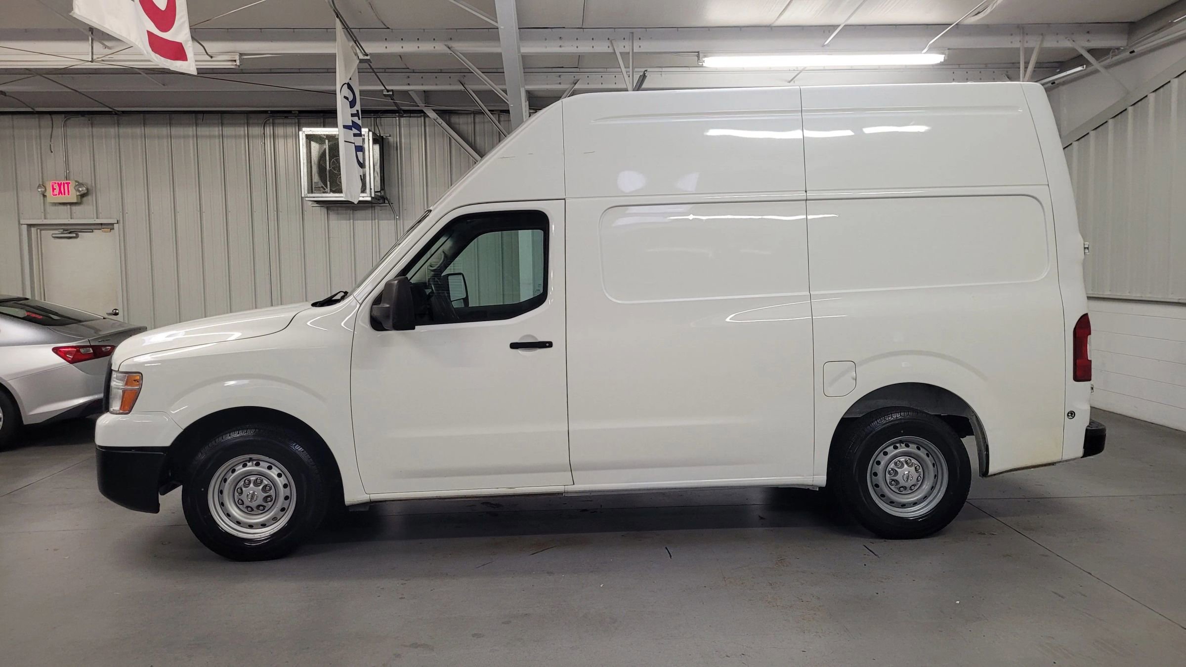Used 2019 Nissan NV 2500 S image 3